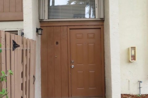 Touwnhouse à louer à Miami, Floride: 2 chambres, 130.06 m2 № 2336900 - photo 2