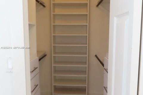 Touwnhouse à louer à Miami, Floride: 2 chambres, 130.06 m2 № 2336900 - photo 24