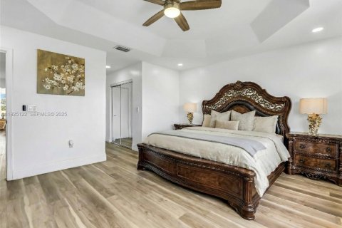 House in Miramar, Florida 5 bedrooms, 244.98 sq.m. № 1994829 - photo 21