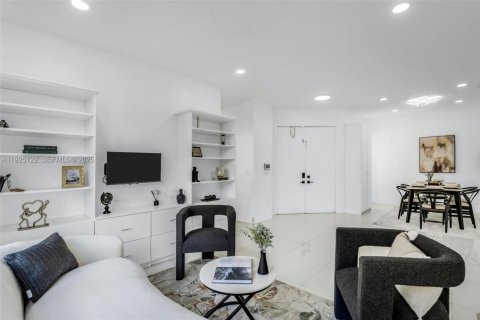 House in Miramar, Florida 5 bedrooms, 244.98 sq.m. № 1994829 - photo 8