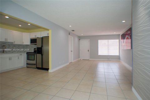 Condominio en venta en Miami, Florida, 3 dormitorios, 88.44 m2 № 1999610 - foto 8