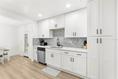 Casa en venta en Clearwater, Florida, 3 dormitorios, 98.85 m2 № 1793909 - foto 9