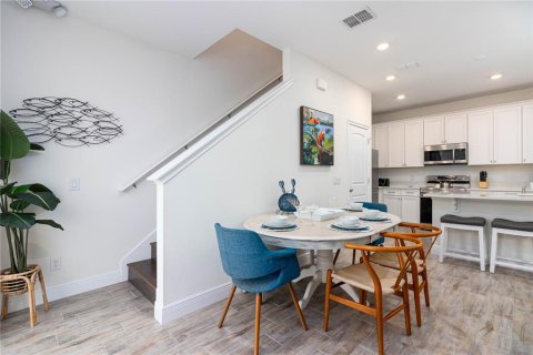 Adosado en alquiler en Kissimmee, Florida, 2 dormitorios, 129.51 m2 № 1912312 - foto 6