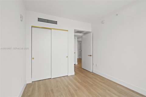 Copropriété à vendre à Miami, Floride: 2 chambres, 82.03 m2 № 2256747 - photo 25