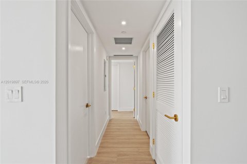 Copropriété à vendre à Miami, Floride: 2 chambres, 82.03 m2 № 2256747 - photo 20