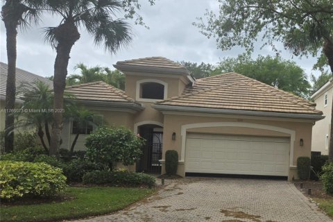 House in Naples, Florida 3 bedrooms № 1700121 - photo 1