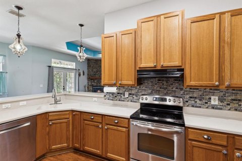 House in New Port Richey, Florida 3 bedrooms, 202.71 sq.m. № 1734499 - photo 20