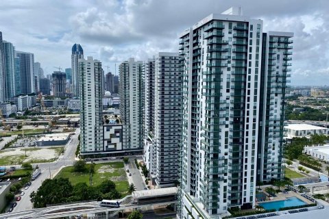 Снять в аренду кондоминиум в Майами, Флорида 2 спальни, 81.57м2, № 1957892 - фото 12