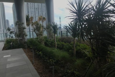 Снять в аренду кондоминиум в Майами, Флорида 2 спальни, 81.57м2, № 1957892 - фото 19