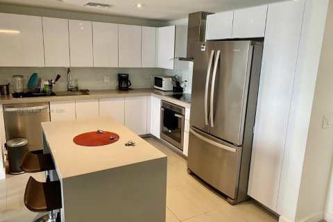 Снять в аренду кондоминиум в Майами, Флорида 2 спальни, 81.57м2, № 1957892 - фото 6