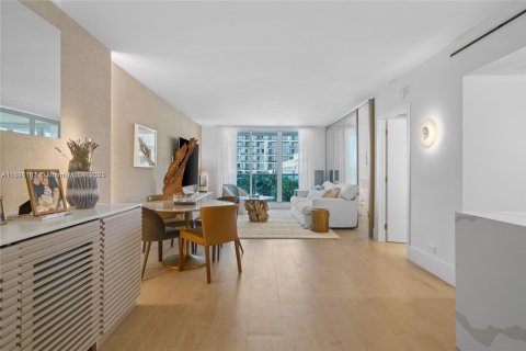 Condominio en venta en Miami Beach, Florida, 2 dormitorios, 114.27 m2 № 1807593 - foto 10