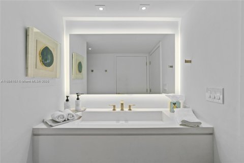 Condominio en venta en Miami Beach, Florida, 2 dormitorios, 114.27 m2 № 1807593 - foto 25