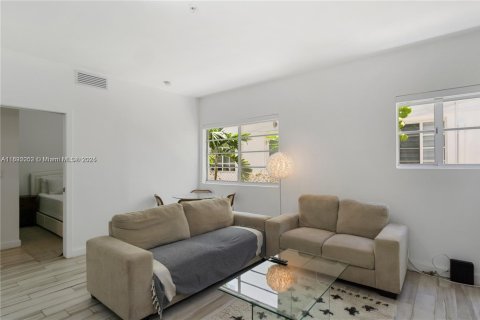 Copropriété à vendre à Miami Beach, Floride: 1 chambre, 41.16 m2 № 1958069 - photo 3