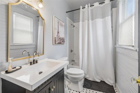 Villa ou maison à vendre à Tampa, Floride: 2 chambres, 94.76 m2 № 2294496 - photo 16