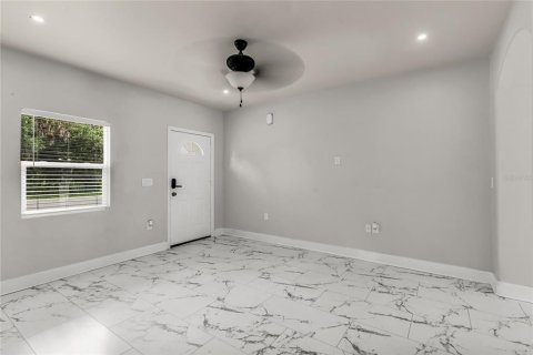 Villa ou maison à louer à Sanford, Floride: 2 chambres, 95.78 m2 № 2433180 - photo 7