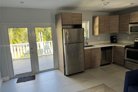 Снять в аренду виллу или дом в Холливуд, Флорида 3 спальни, 121.7м2, № 2001582 - фото 10