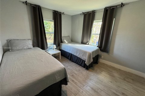 Снять в аренду виллу или дом в Холливуд, Флорида 3 спальни, 121.7м2, № 2001582 - фото 13