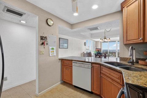Condominio en venta en Daytona Beach Shores, Florida, 2 dormitorios, 106.84 m2 № 2394424 - foto 12