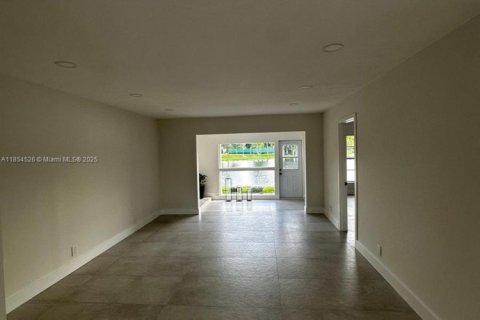 Condo in Lake Worth, Florida, 1 bedroom  № 1887500 - photo 6