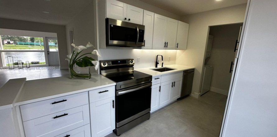 Condo in Lake Worth, Florida, 1 bedroom  № 1887500