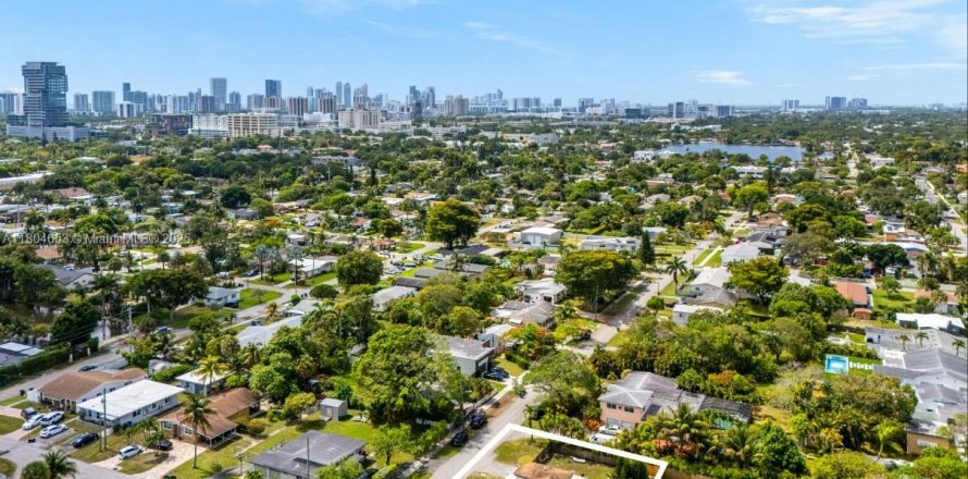 Immobilier commercial à Hallandale Beach, Floride 188.13 m2 № 1758558