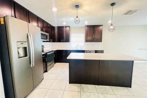 Villa ou maison à louer à Kissimmee, Floride: 4 chambres, 171.22 m2 № 2422641 - photo 11