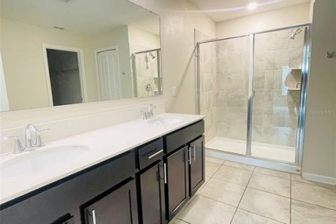 Villa ou maison à louer à Kissimmee, Floride: 4 chambres, 171.22 m2 № 2422641 - photo 16