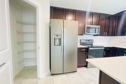 Villa ou maison à louer à Kissimmee, Floride: 4 chambres, 171.22 m2 № 2422641 - photo 8