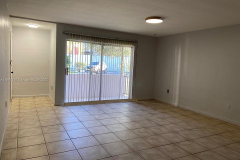 Condominio en venta en Miami, Florida, 2 dormitorios, 101.45 m2 № 1942001 - foto 7