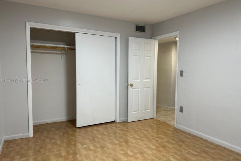 Condominio en venta en Miami, Florida, 2 dormitorios, 101.45 m2 № 1942001 - foto 17