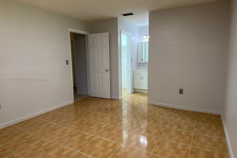 Condominio en venta en Miami, Florida, 2 dormitorios, 101.45 m2 № 1942001 - foto 13