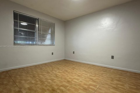 Condominio en venta en Miami, Florida, 2 dormitorios, 101.45 m2 № 1942001 - foto 16