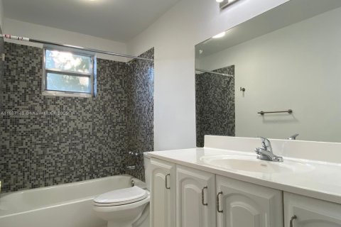 Condominio en venta en Miami, Florida, 2 dormitorios, 101.45 m2 № 1942001 - foto 18