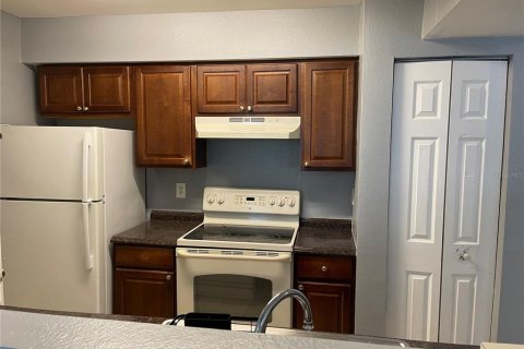 Condominio en venta en Kissimmee, Florida, 2 dormitorios, 87.05 m2 № 2093333 - foto 4
