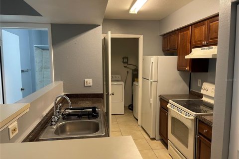 Condominio en venta en Kissimmee, Florida, 2 dormitorios, 87.05 m2 № 2093333 - foto 3