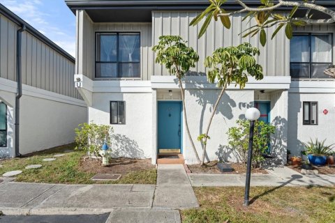 Adosado en venta en Sarasota, Florida, 2 dormitorios, 97.36 m2 № 1532342 - foto 1