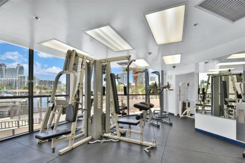 Купить кондоминиум в Халландейл-Бич, Флорида 2 спальни, 144.28м2, № 1959148 - фото 12