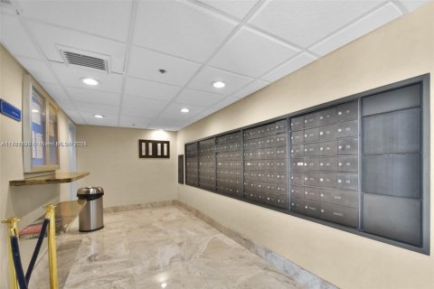 Купить кондоминиум в Халландейл-Бич, Флорида 2 спальни, 144.28м2, № 1959148 - фото 16