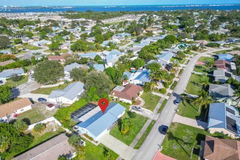 Casa en alquiler en Jensen Beach, Florida, 3 dormitorios, 132.11 m2 № 1092943 - foto 1