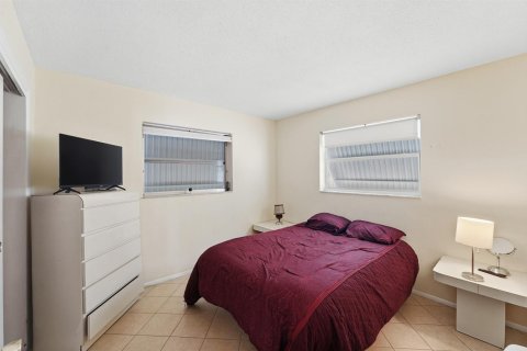 House in Pompano Beach, Florida 2 bedrooms, 97.18 sq.m. № 2240690 - photo 7
