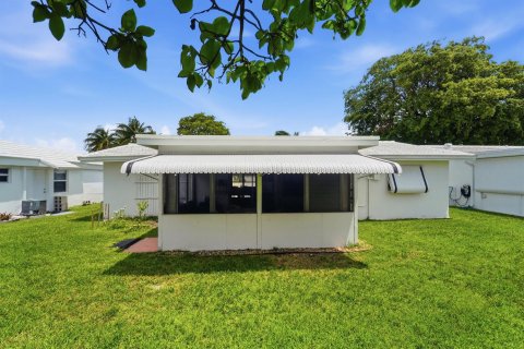House in Pompano Beach, Florida 2 bedrooms, 97.18 sq.m. № 2240690 - photo 14