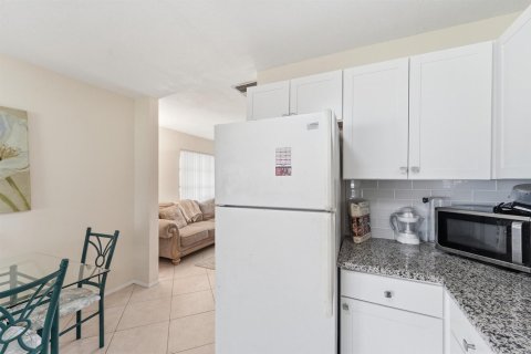 House in Pompano Beach, Florida 2 bedrooms, 97.18 sq.m. № 2240690 - photo 5
