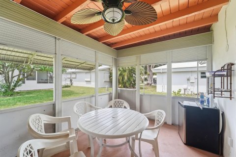 House in Pompano Beach, Florida 2 bedrooms, 97.18 sq.m. № 2240690 - photo 10