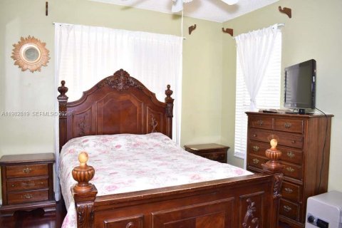 Casa en venta en Pembroke Pines, Florida, 3 dormitorios, 184.97 m2 № 2049924 - foto 14