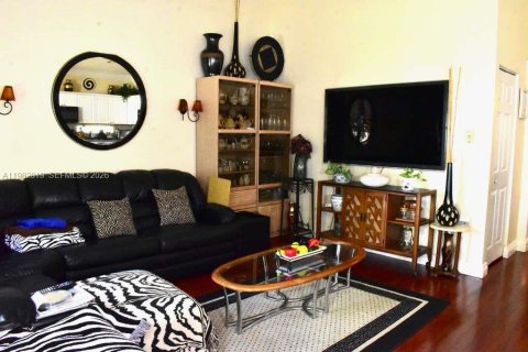 Casa en venta en Pembroke Pines, Florida, 3 dormitorios, 184.97 m2 № 2049924 - foto 8