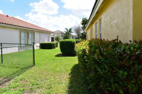 Casa en venta en Pembroke Pines, Florida, 3 dormitorios, 184.97 m2 № 2049924 - foto 30