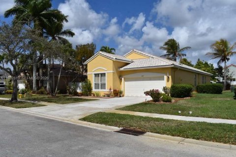 Casa en venta en Pembroke Pines, Florida, 3 dormitorios, 184.97 m2 № 2049924 - foto 25