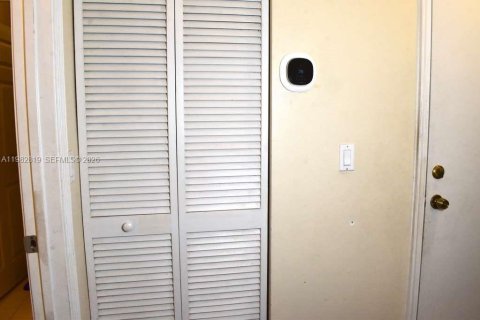 Casa en venta en Pembroke Pines, Florida, 3 dormitorios, 184.97 m2 № 2049924 - foto 22