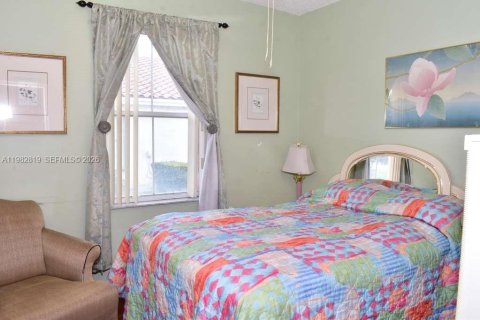 Casa en venta en Pembroke Pines, Florida, 3 dormitorios, 184.97 m2 № 2049924 - foto 18
