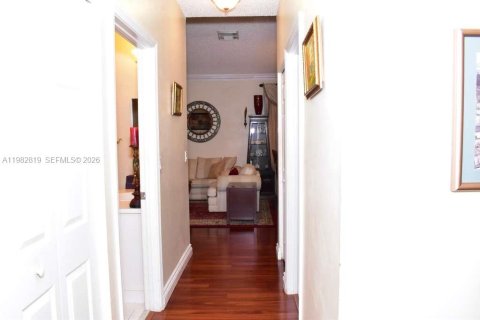 Casa en venta en Pembroke Pines, Florida, 3 dormitorios, 184.97 m2 № 2049924 - foto 9